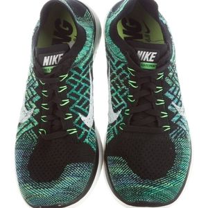 Like new* Green flyknit Nike Free 4.0 sneakers